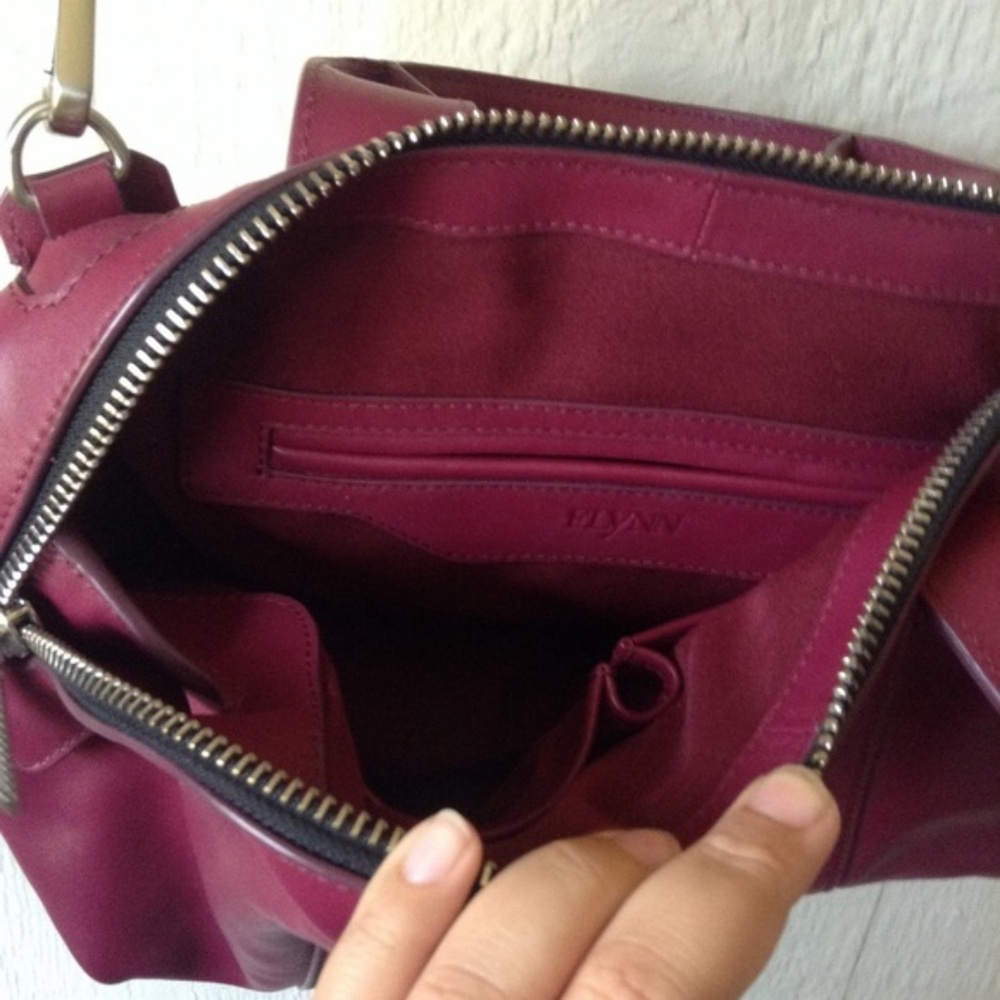 Flynn Maroon Leather Crossbody Roland Barrel Bag - Picture 5 of 8